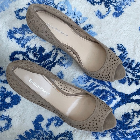 Enzo Angiolini Peep Toe Eyelet Pumps - Picture 4 of 10